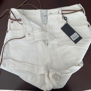 One teaspoon high waisted bandits size 25 off white.  Brand new with tags